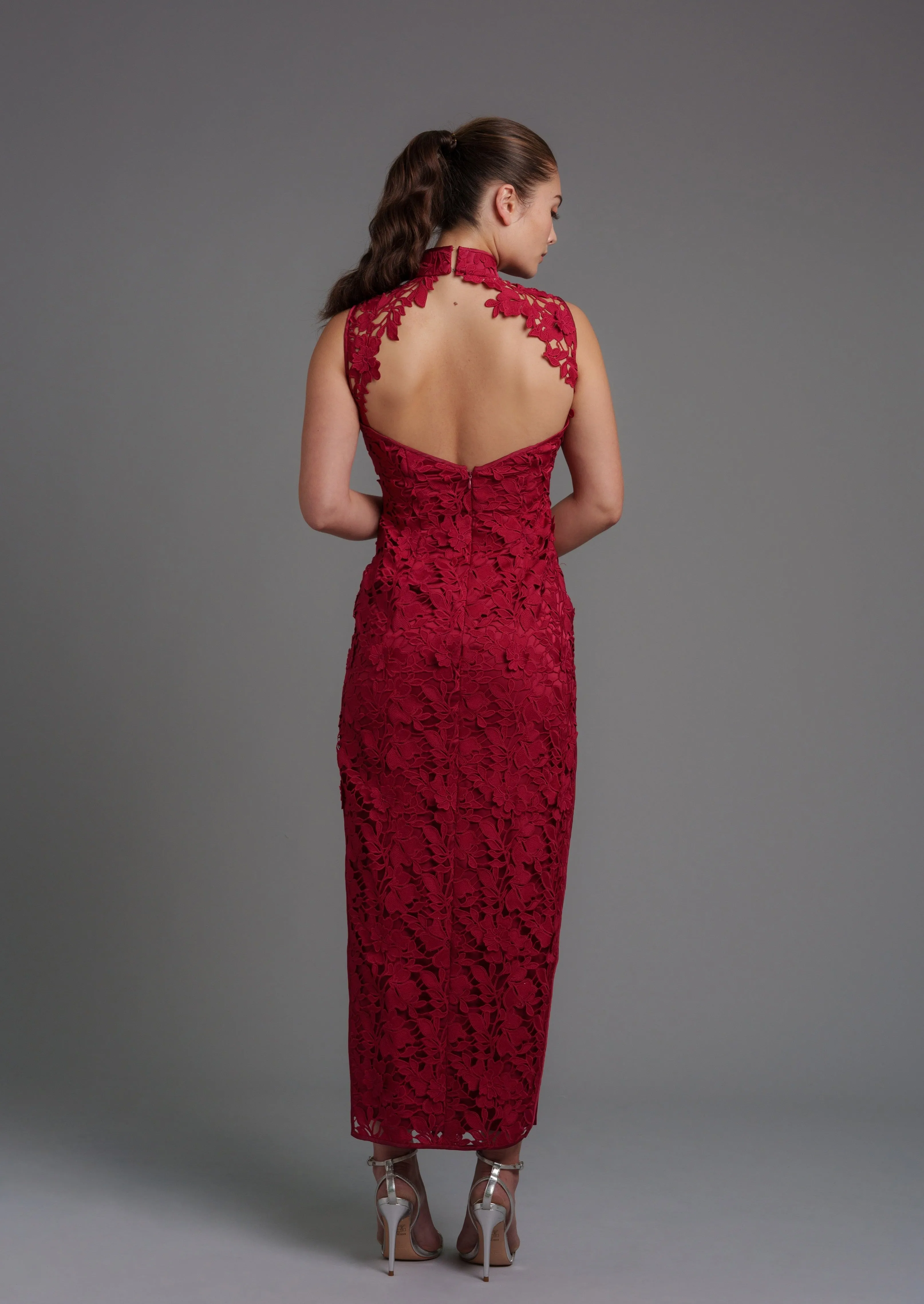 Achillea Sleeveless Lace Bridal Qipao (Dark Red) - RTW