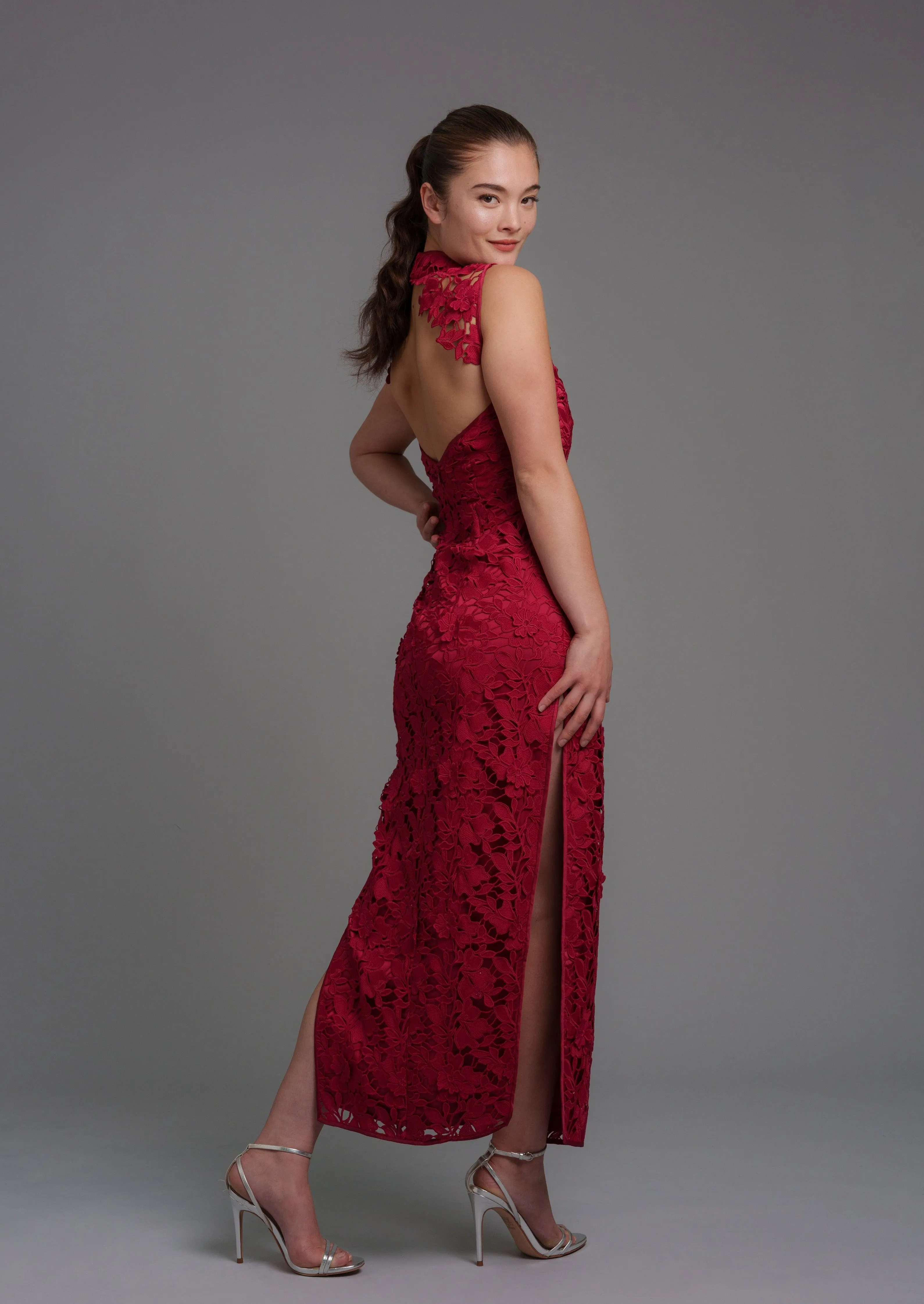 Achillea Sleeveless Lace Bridal Qipao (Dark Red) - RTW