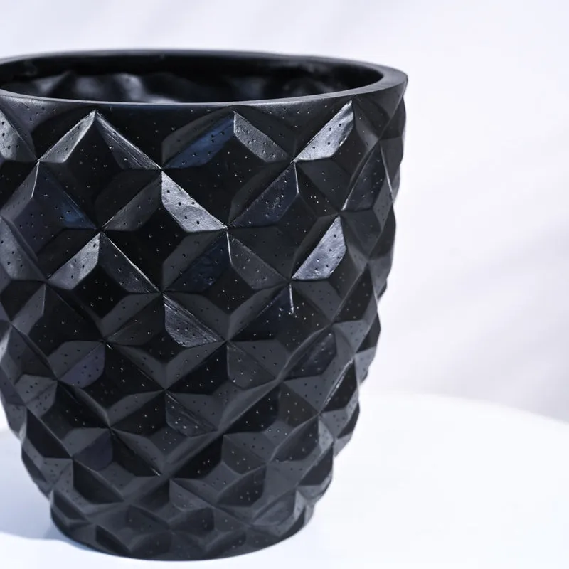 UGAOO Planter Heraldry Vase Taper Round - Black